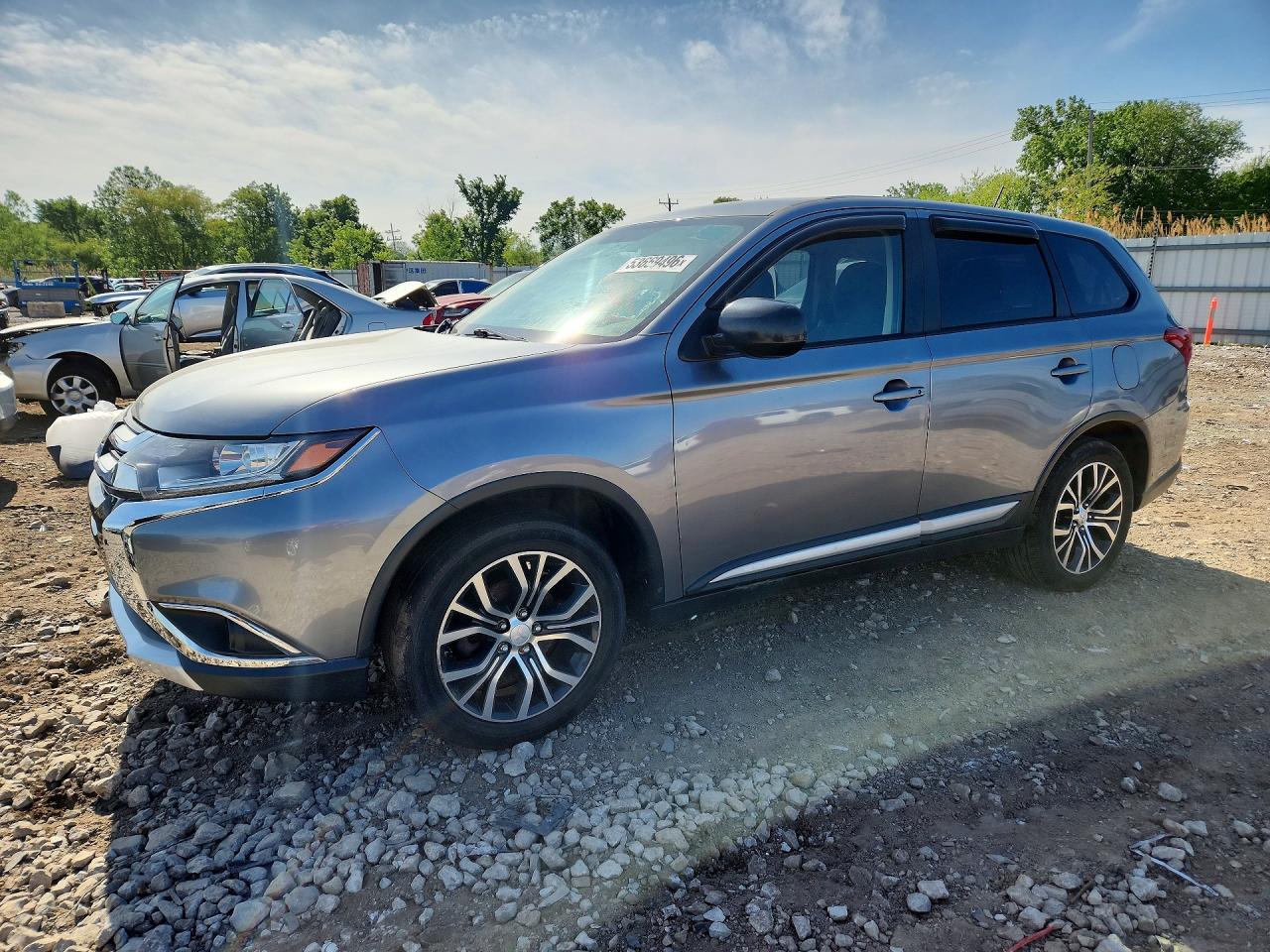 Salvage Mitsubishi Outlander Image