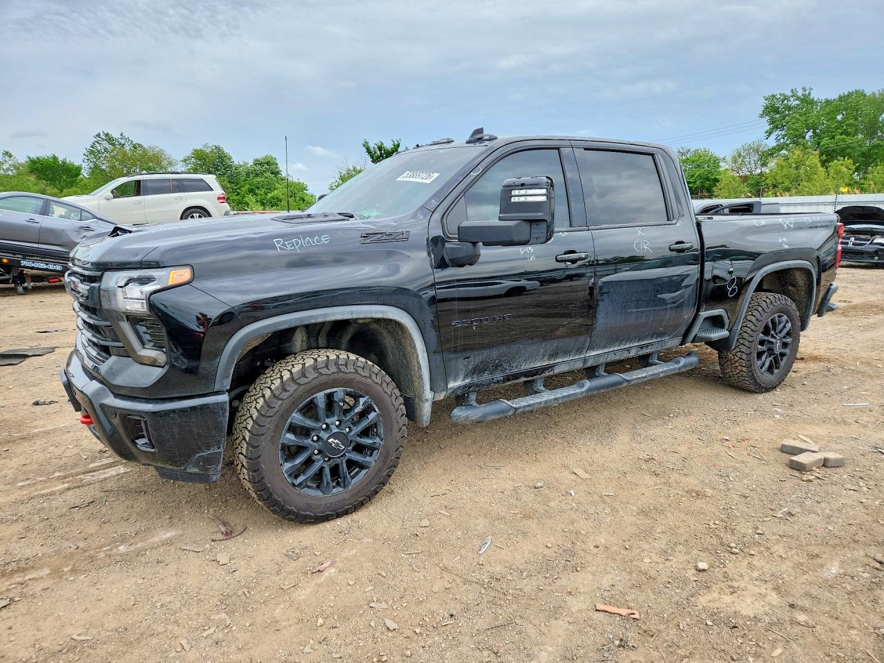 Salvage Chevrolet Silverado Image