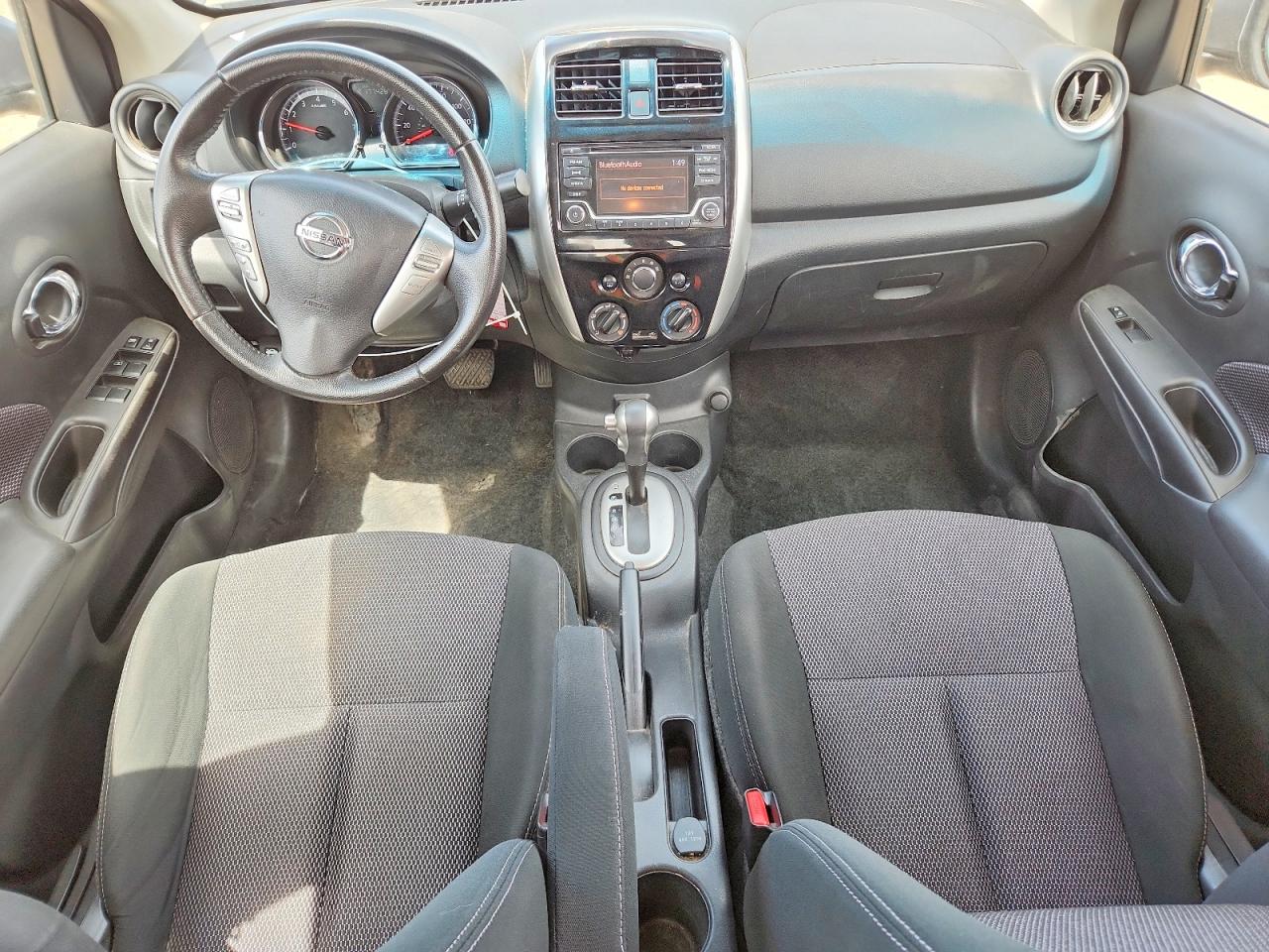 Nissan Versa Sv