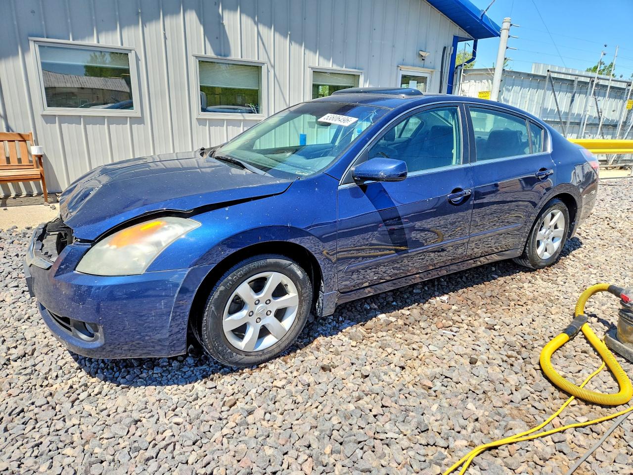 Salvage Nissan Altima Image