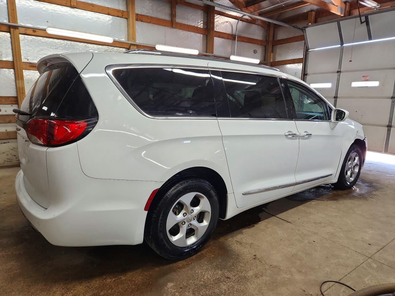 Chrysler Pacifica Touring L Plus