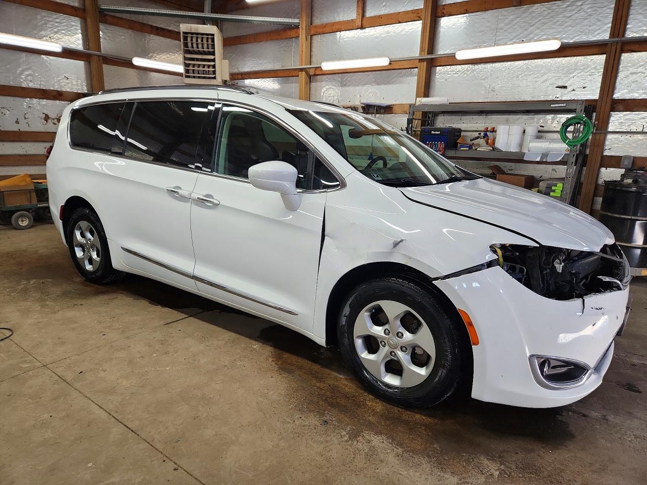 Chrysler Pacifica Touring L Plus