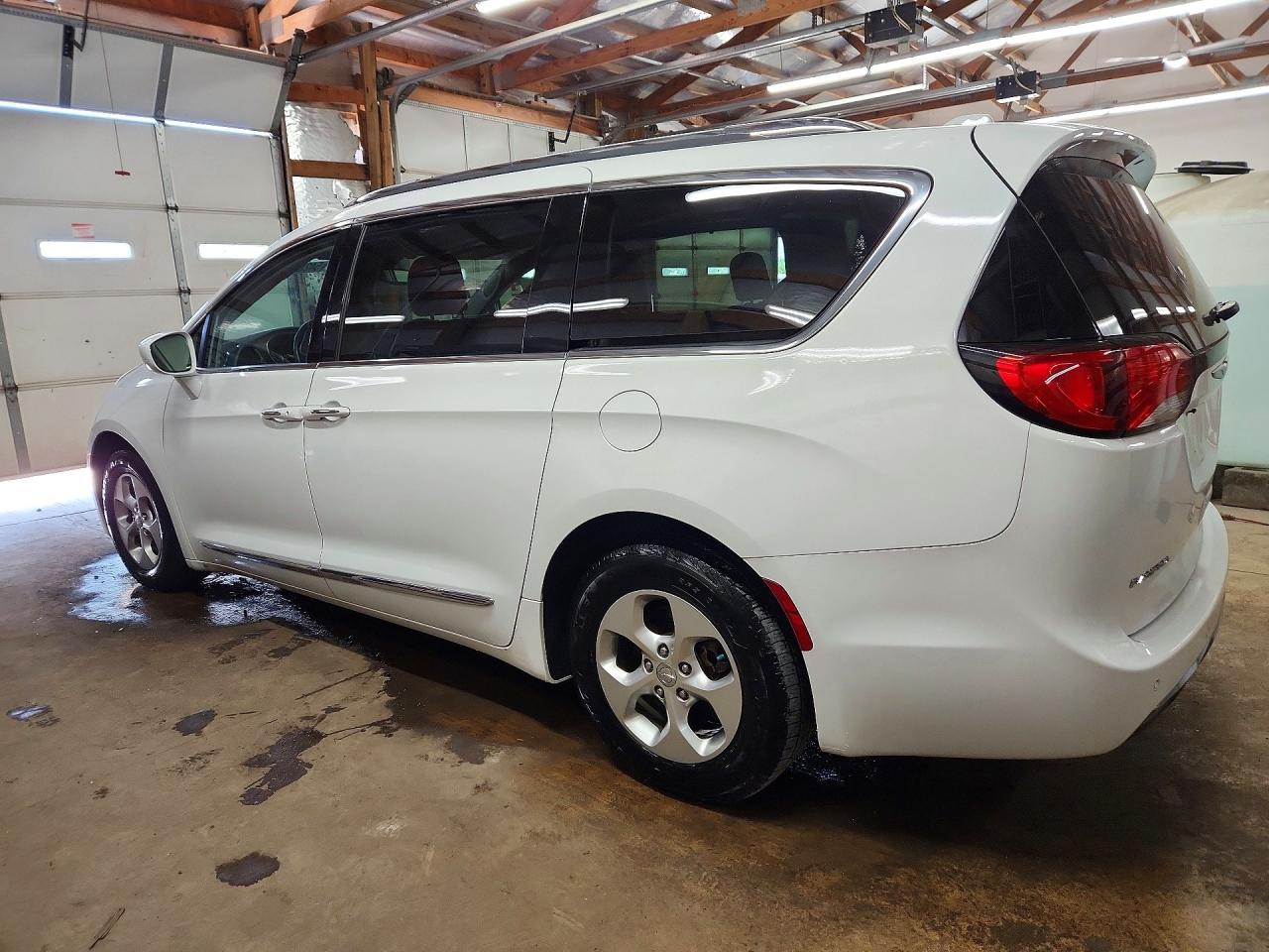 Chrysler Pacifica Touring L Plus
