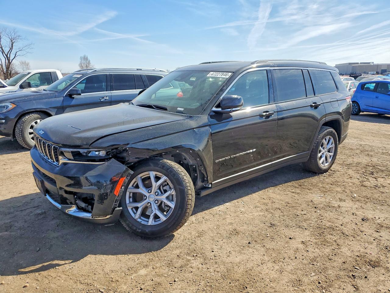 Salvage Jeep Cherokee Image