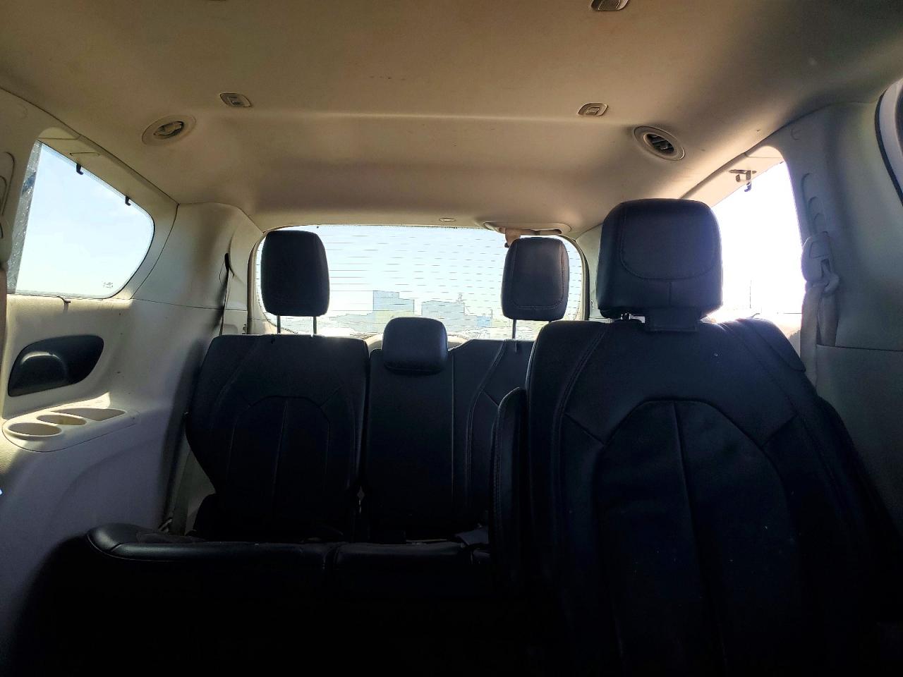 Chrysler Pacifica Touring L