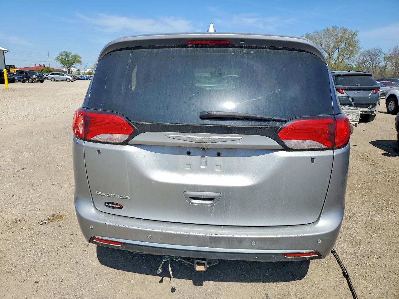 Chrysler Pacifica Touring L