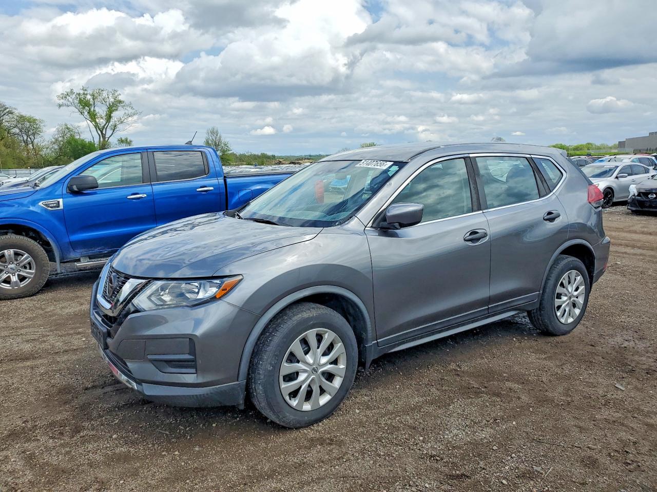 Salvage Nissan Rogue Image