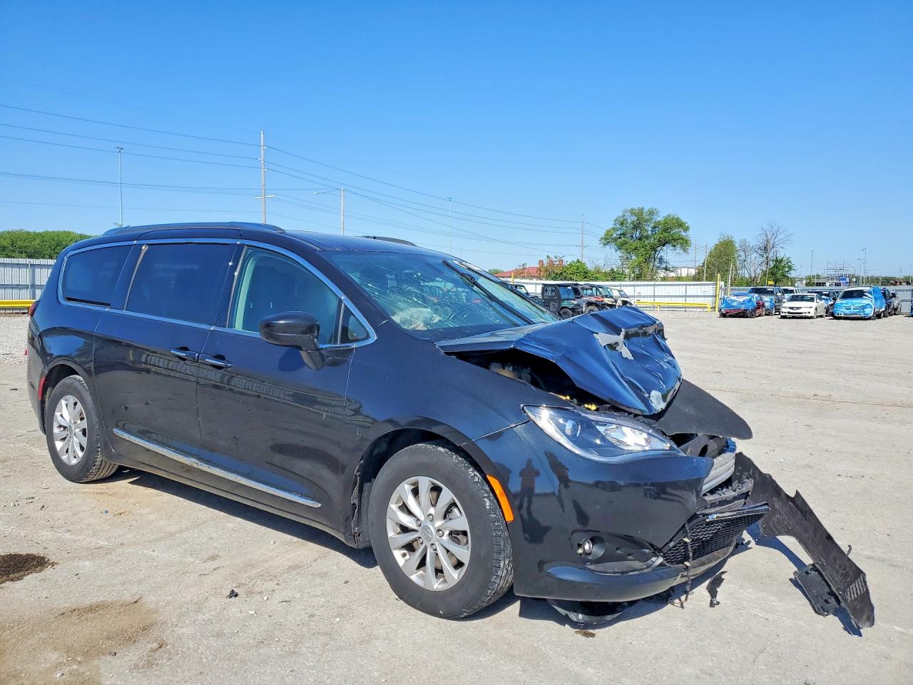 Chrysler Pacifica Touring L
