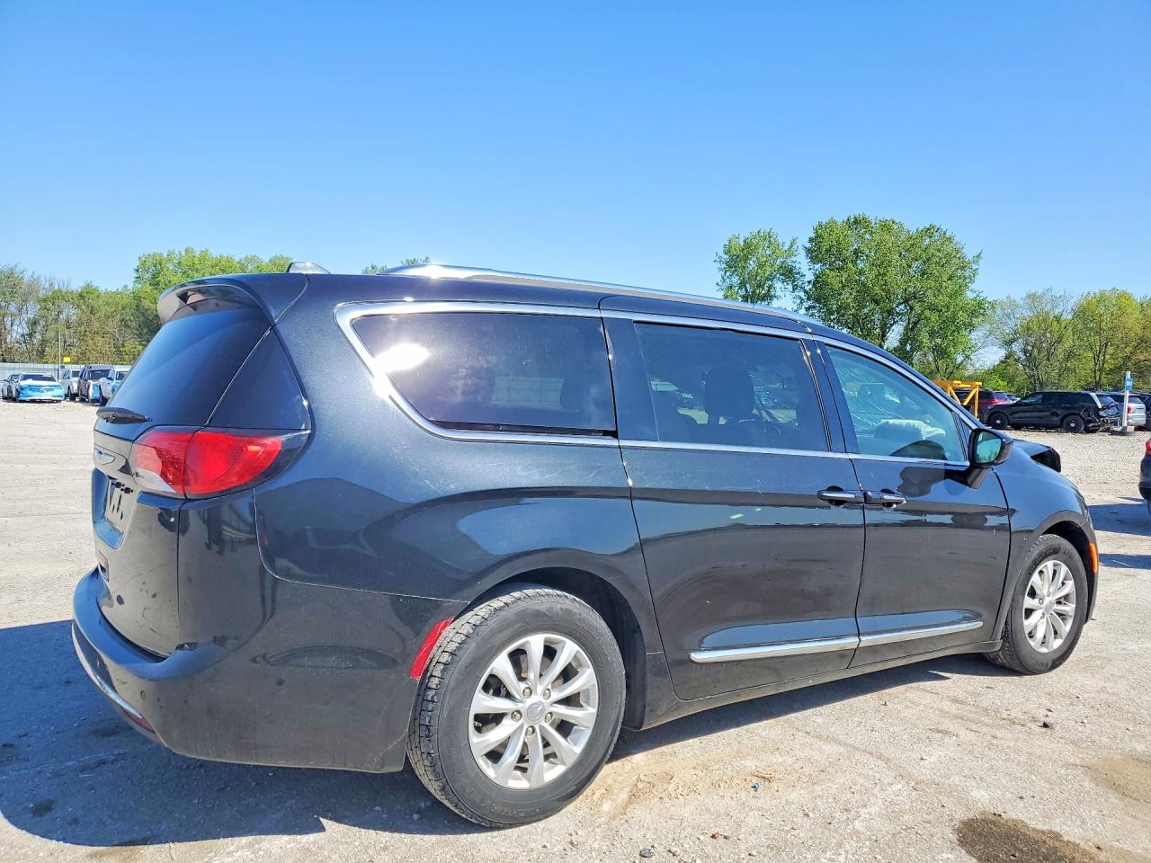 Chrysler Pacifica Touring L