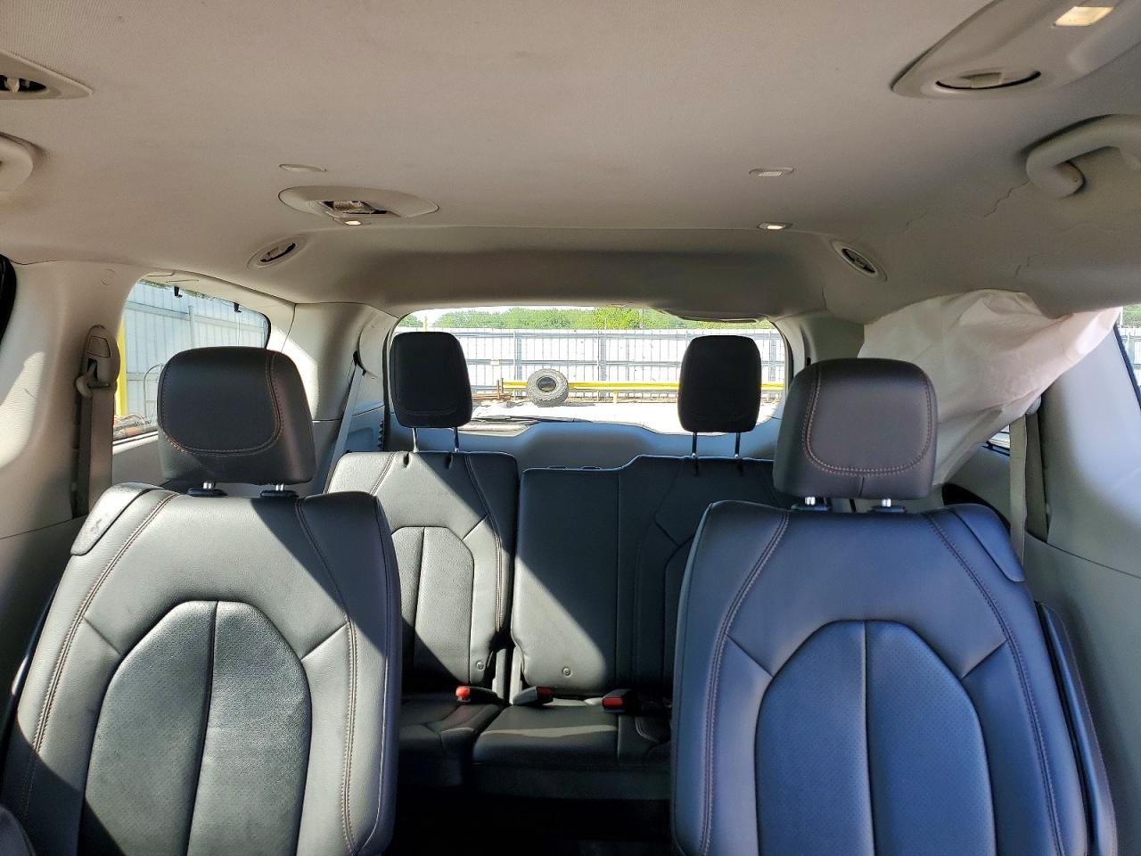 Chrysler Pacifica Touring L