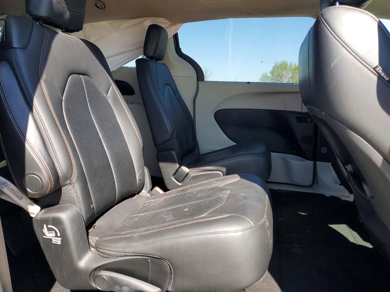 Chrysler Pacifica Touring L