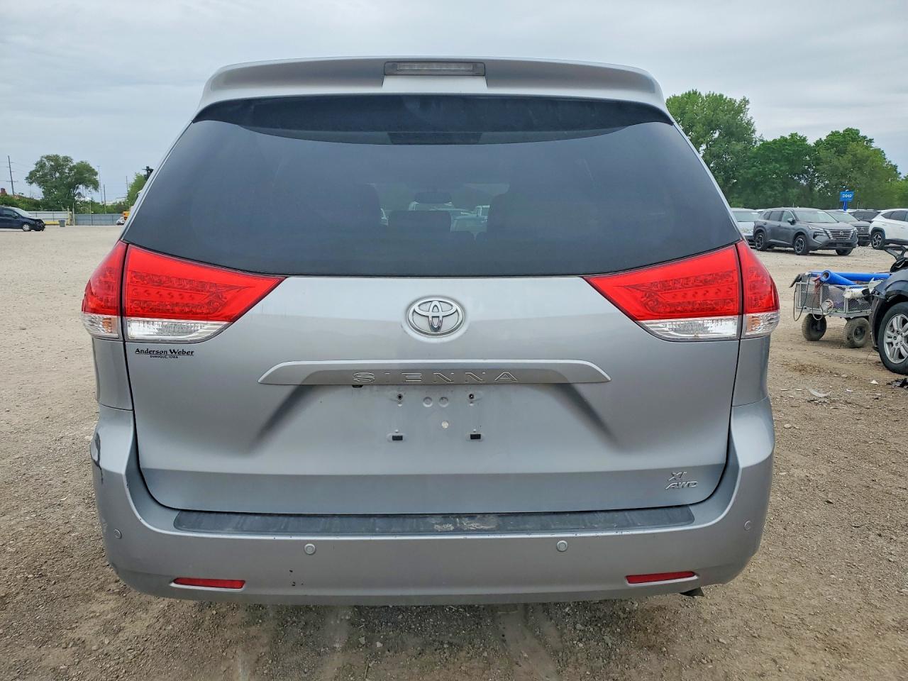 Toyota Sienna Xle 7-passenger