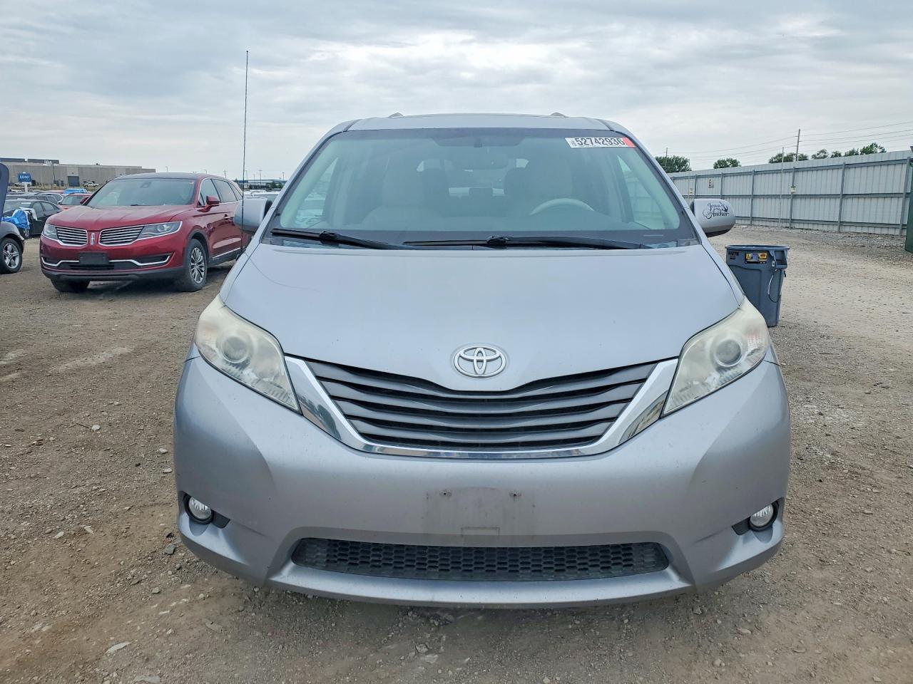 Toyota Sienna Xle 7-passenger