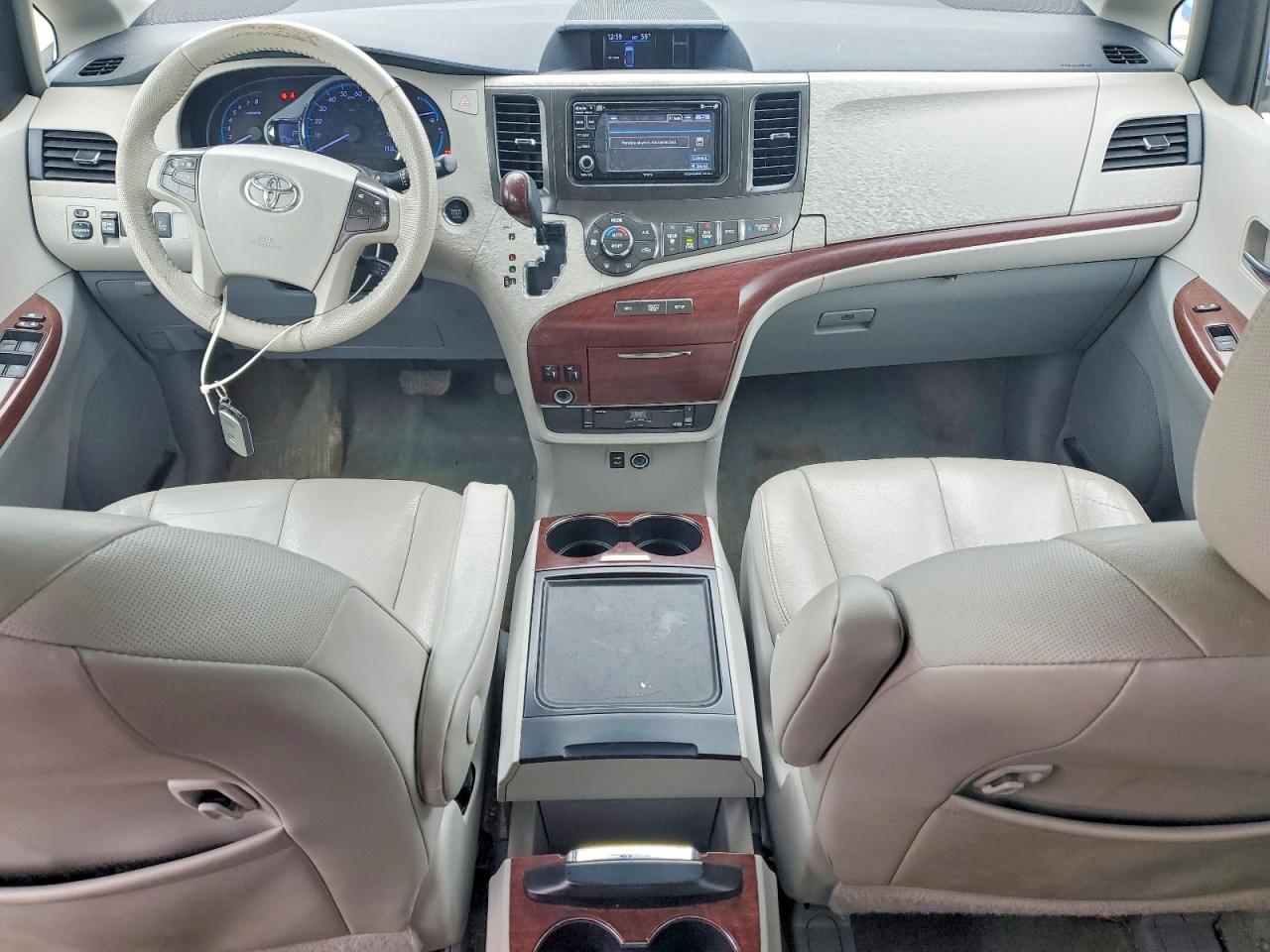 Toyota Sienna Xle 7-passenger