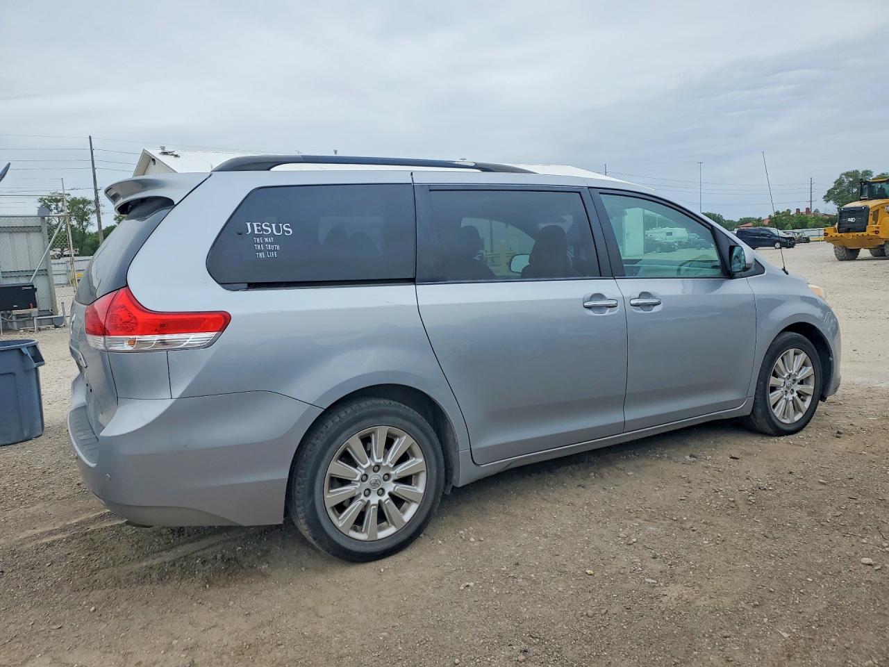 Toyota Sienna Xle 7-passenger