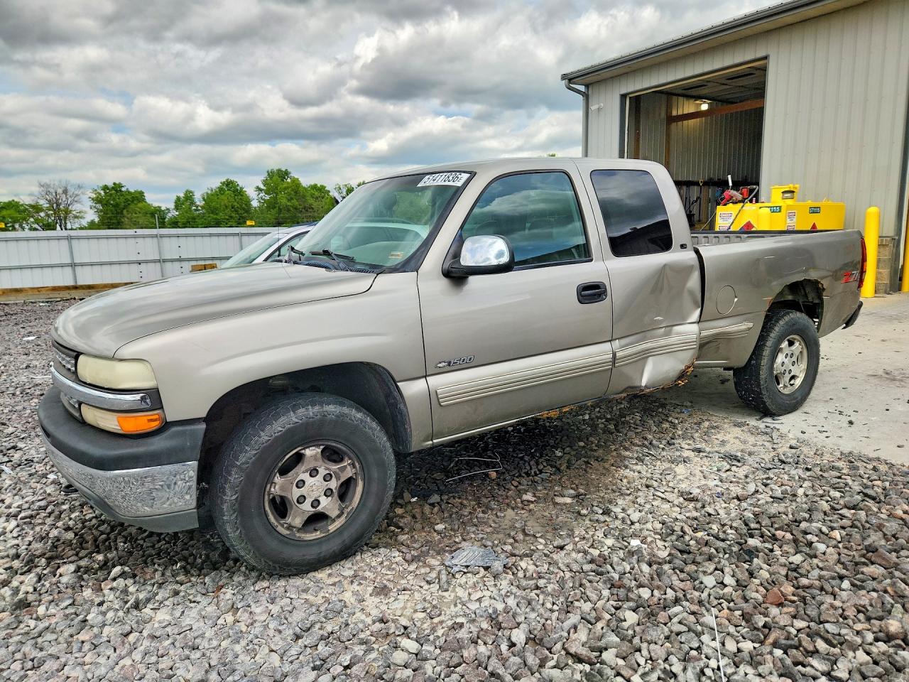 Salvage Chevrolet Silverado Image