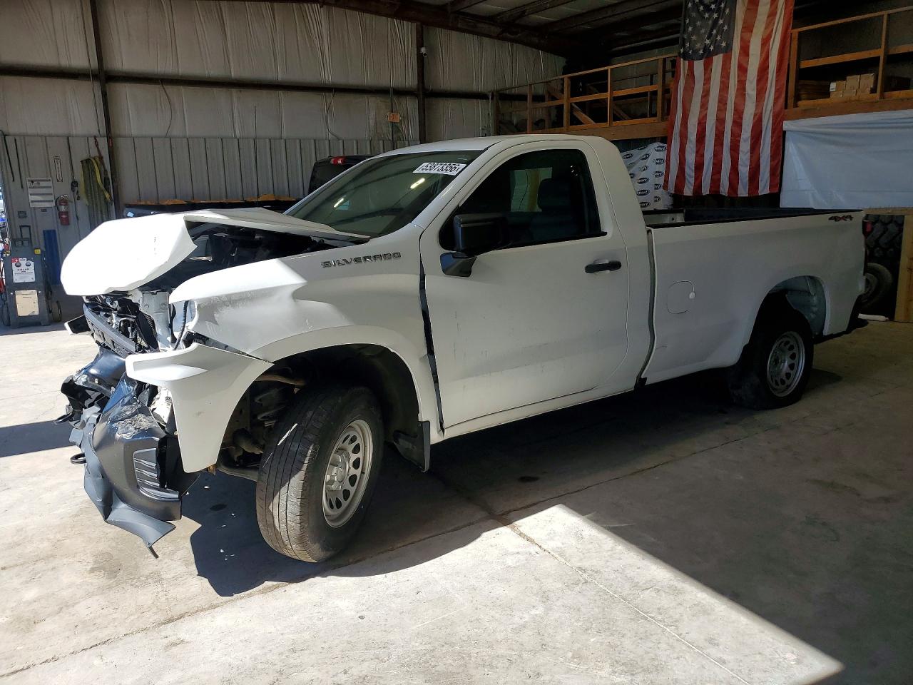 Salvage Chevrolet Silverado Image