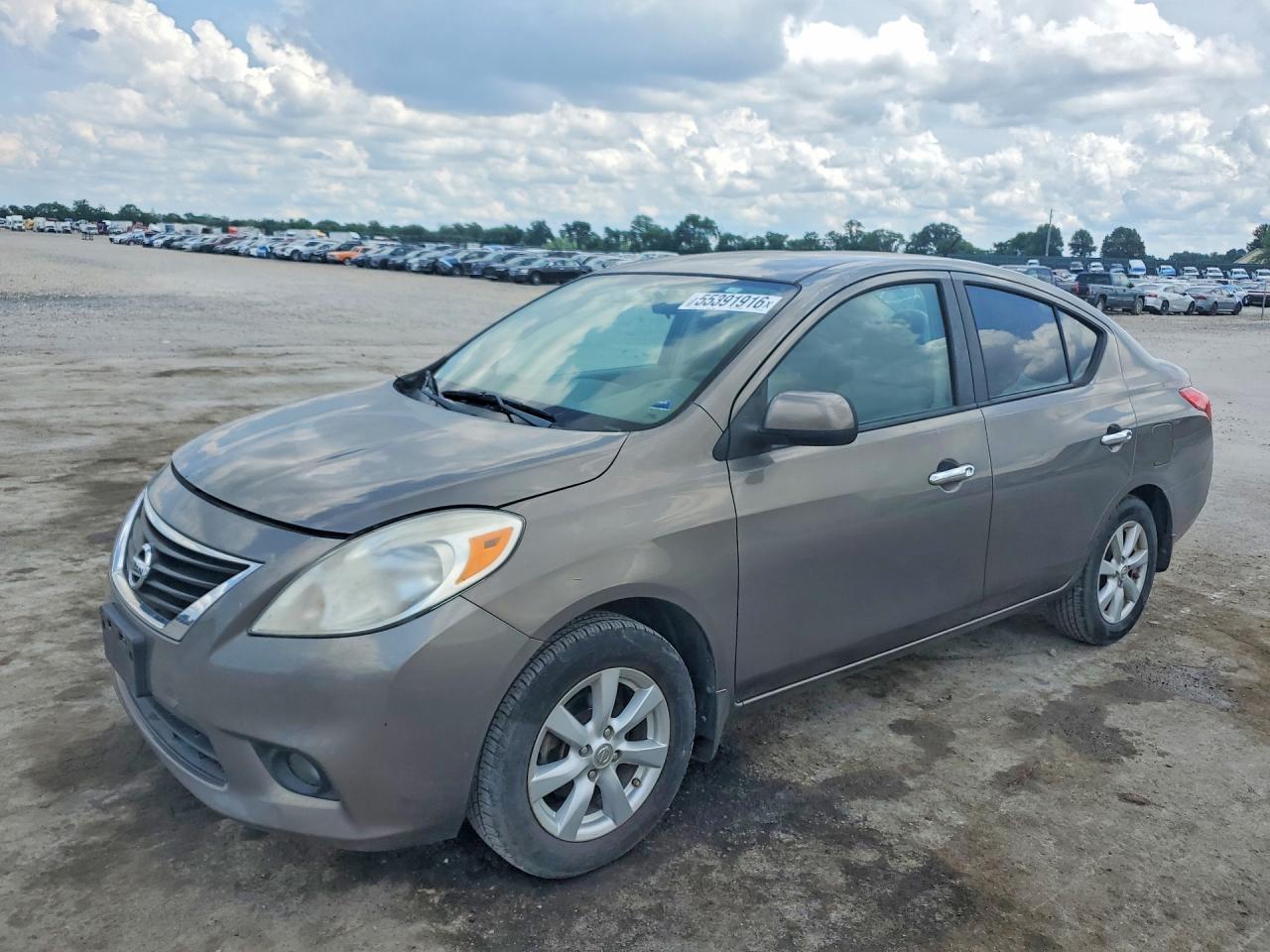 Salvage Nissan Versa Image
