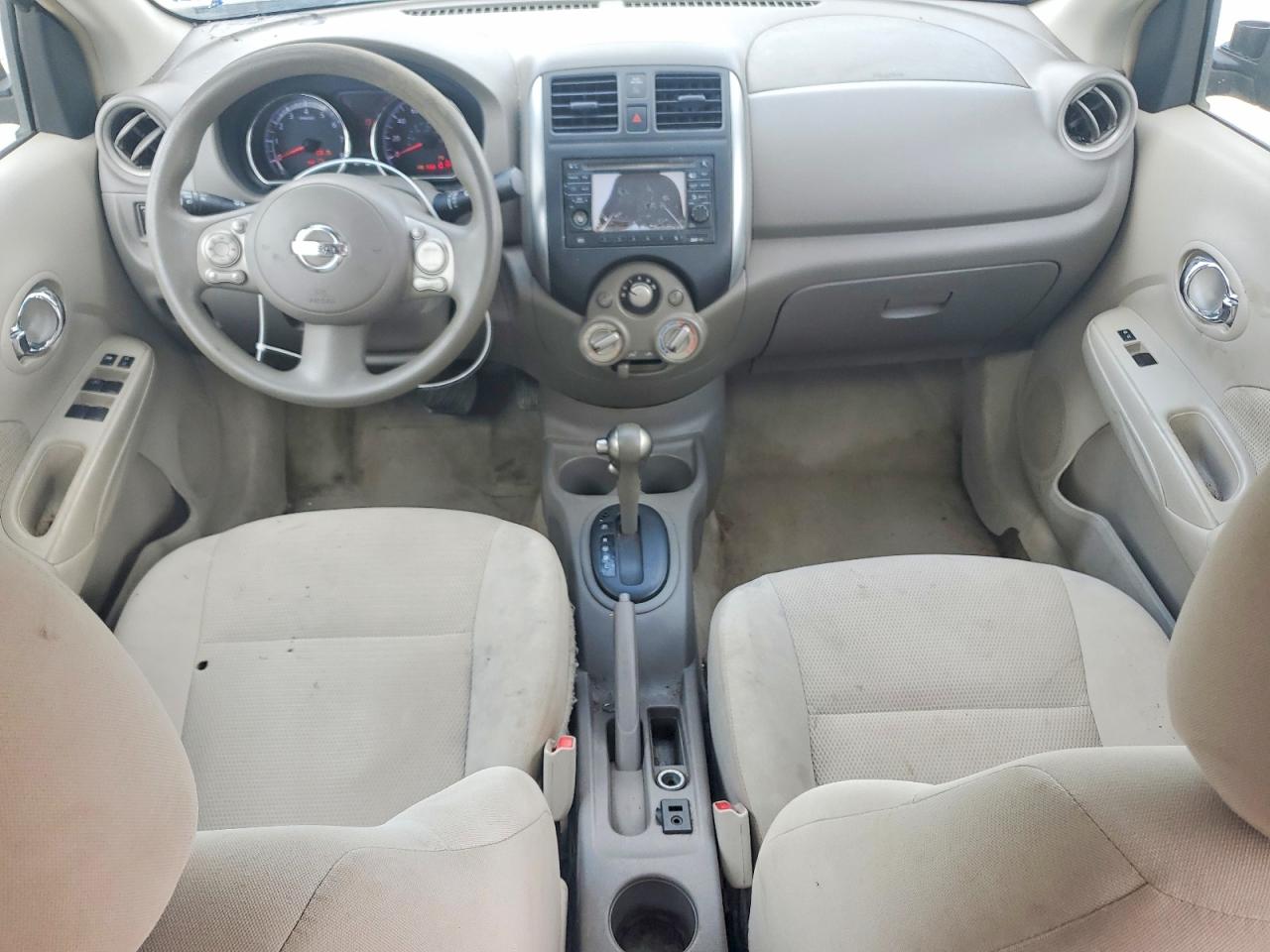 Nissan Versa 1.6 S