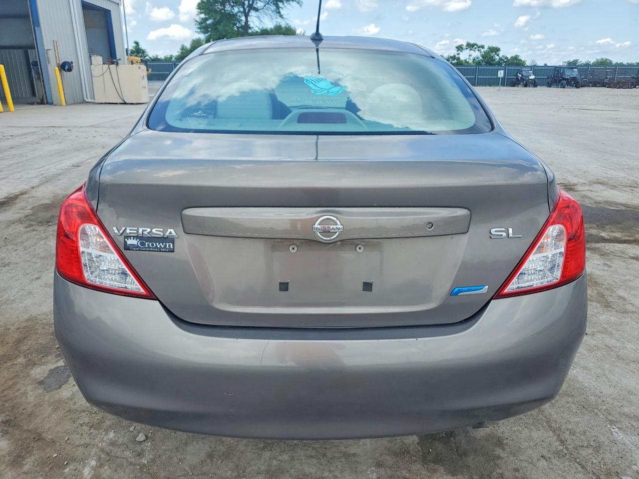 Nissan Versa 1.6 S