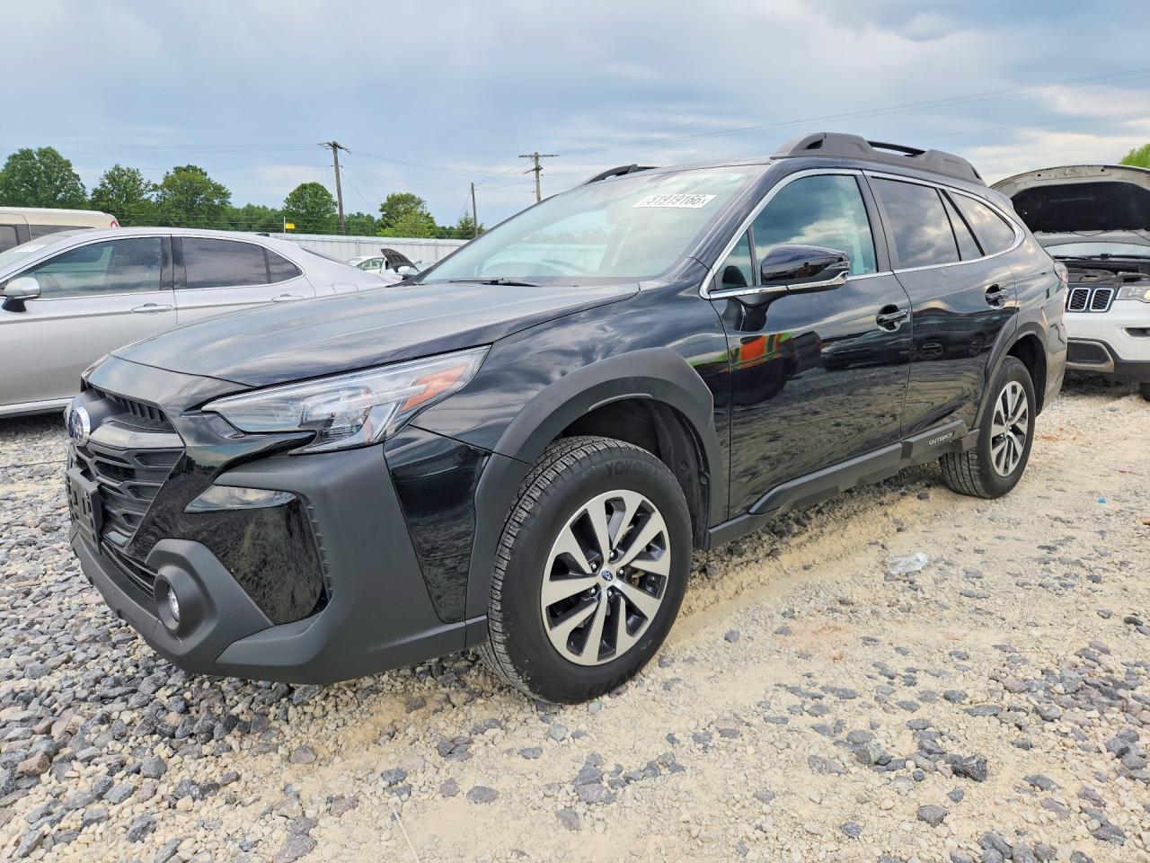 Salvage Subaru Outback Image