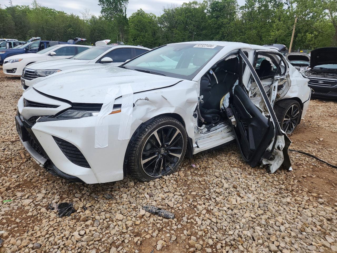Salvage Toyota Camry Image