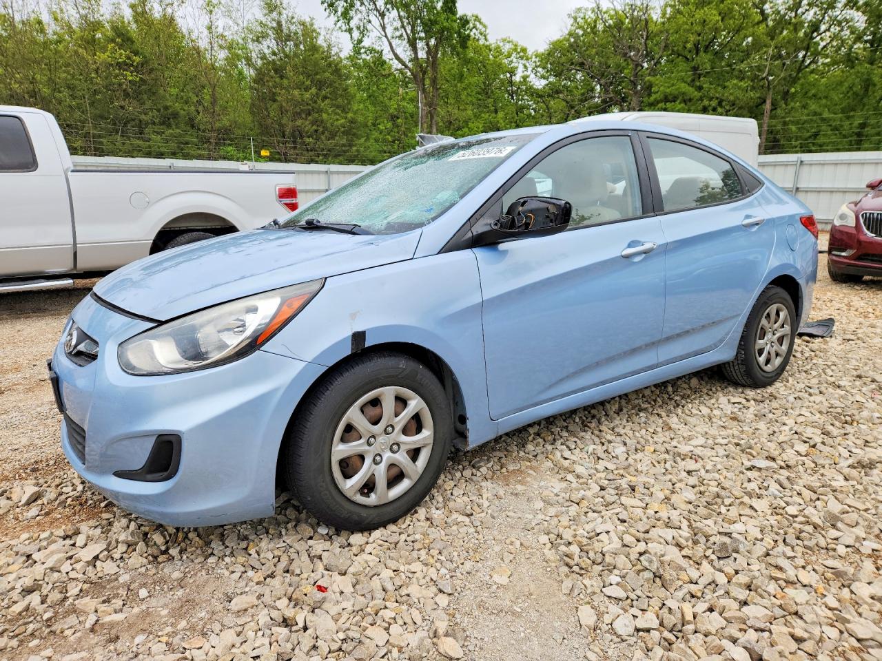 Salvage Hyundai ACCENT Image