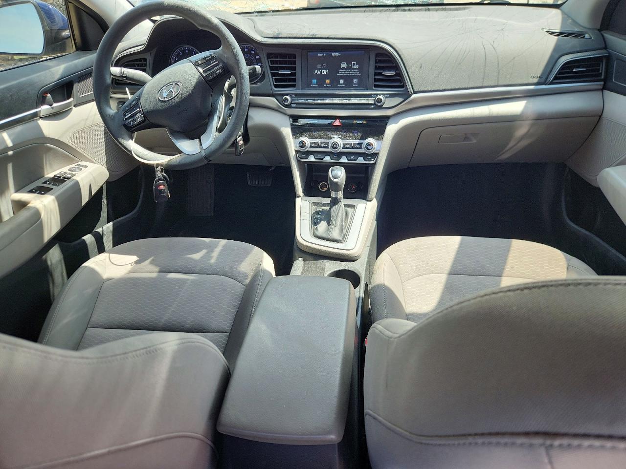 Hyundai ELANTRA Sel