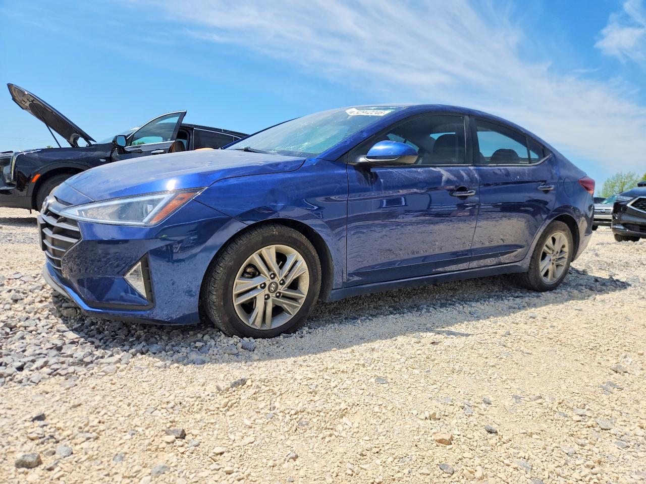 Salvage Hyundai ELANTRA Image