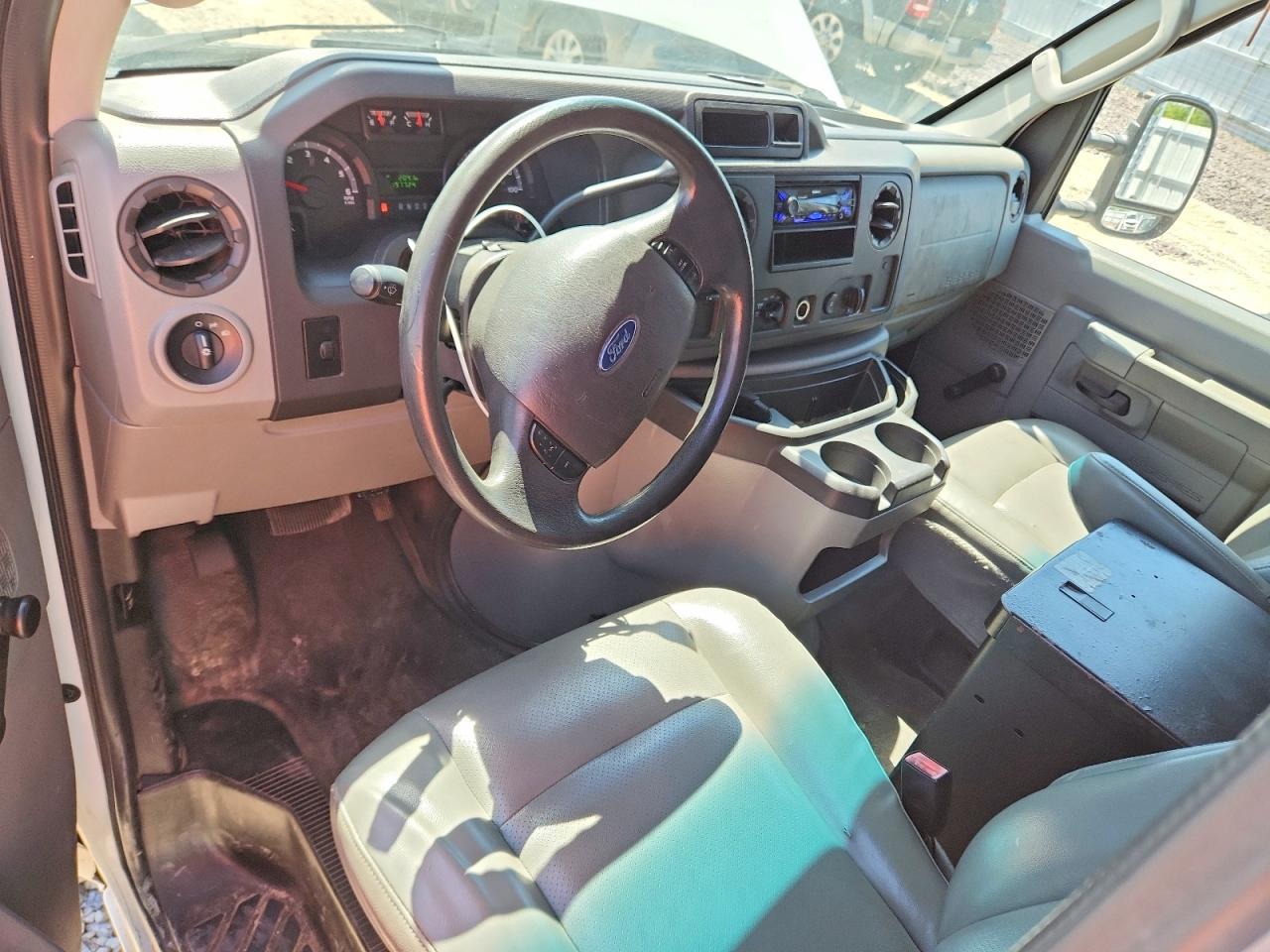 Ford Econoline E250 Van