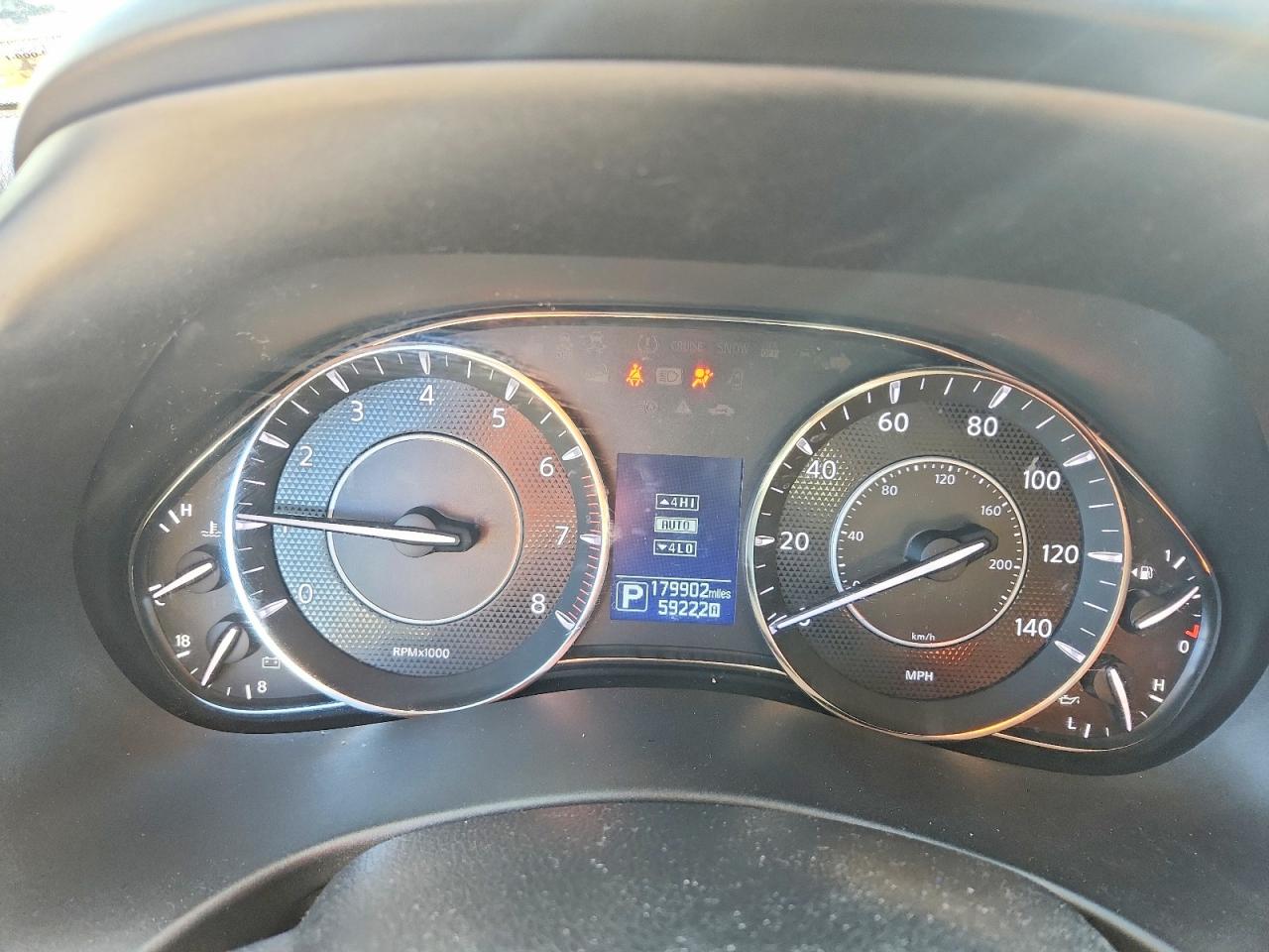Nissan Armada Platinum