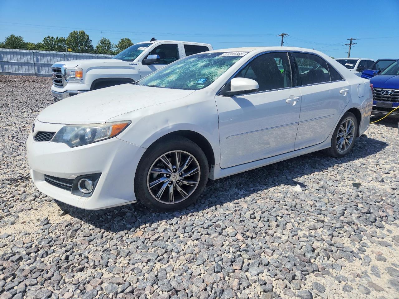 Salvage Toyota Camry Image