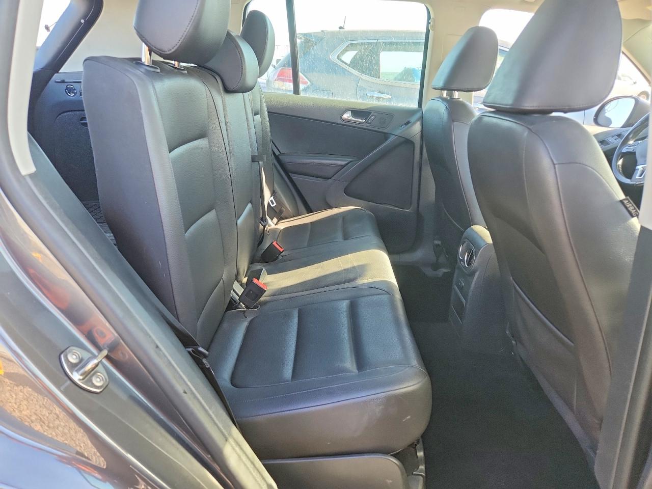 Volkswagen Tiguan S