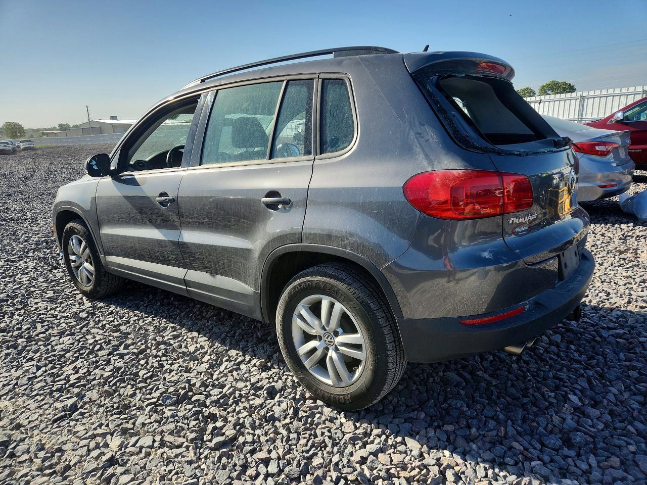 Volkswagen Tiguan S