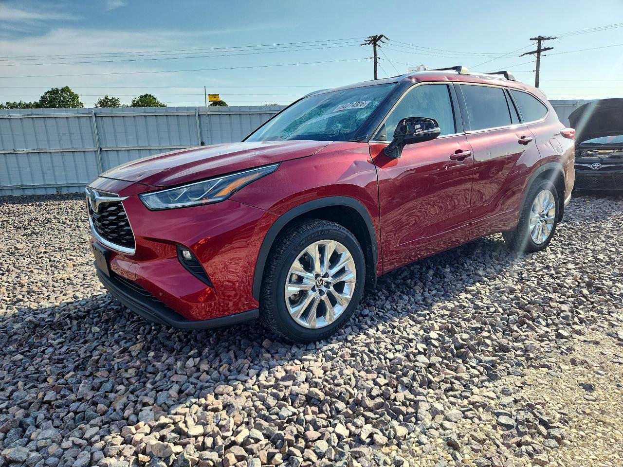 Salvage Toyota Highlander Image