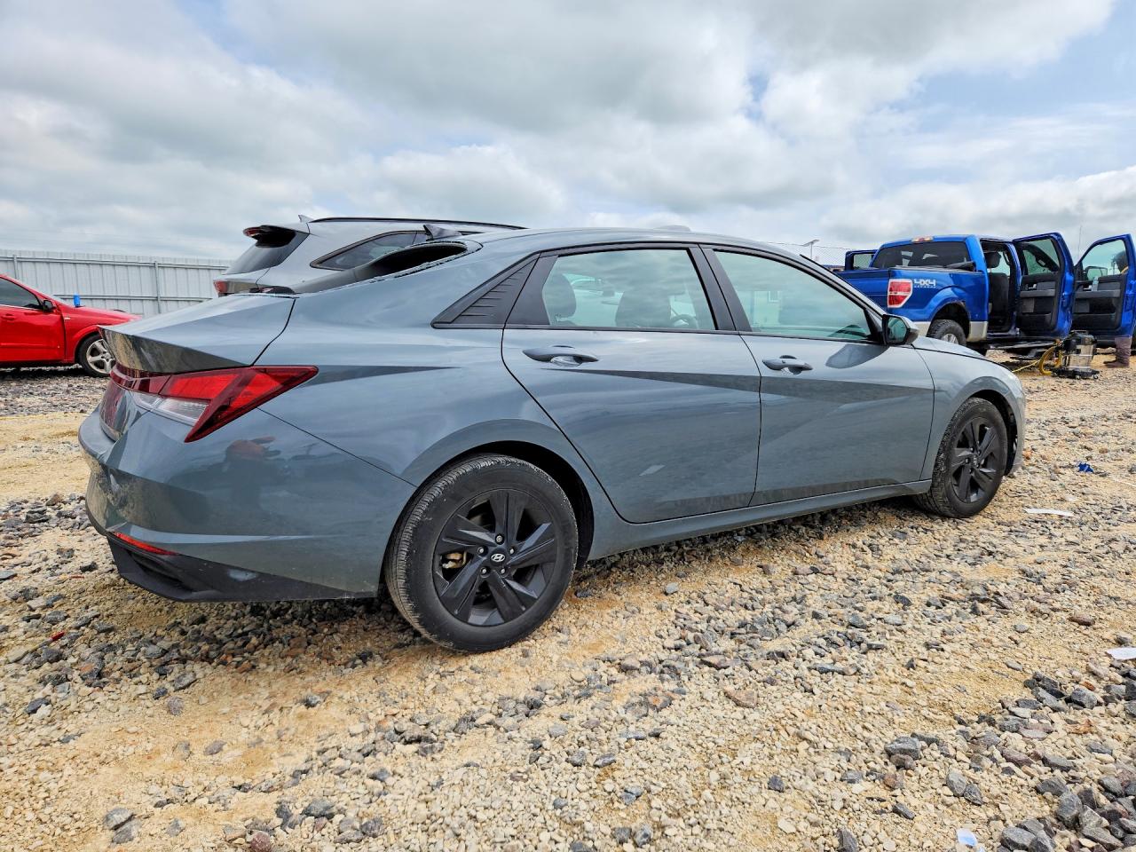 Hyundai ELANTRA Sel
