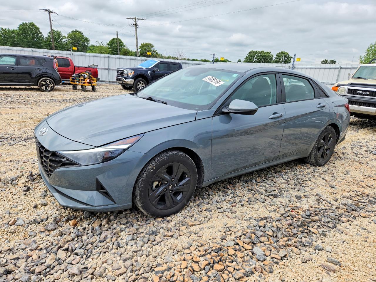 Salvage Hyundai ELANTRA Image