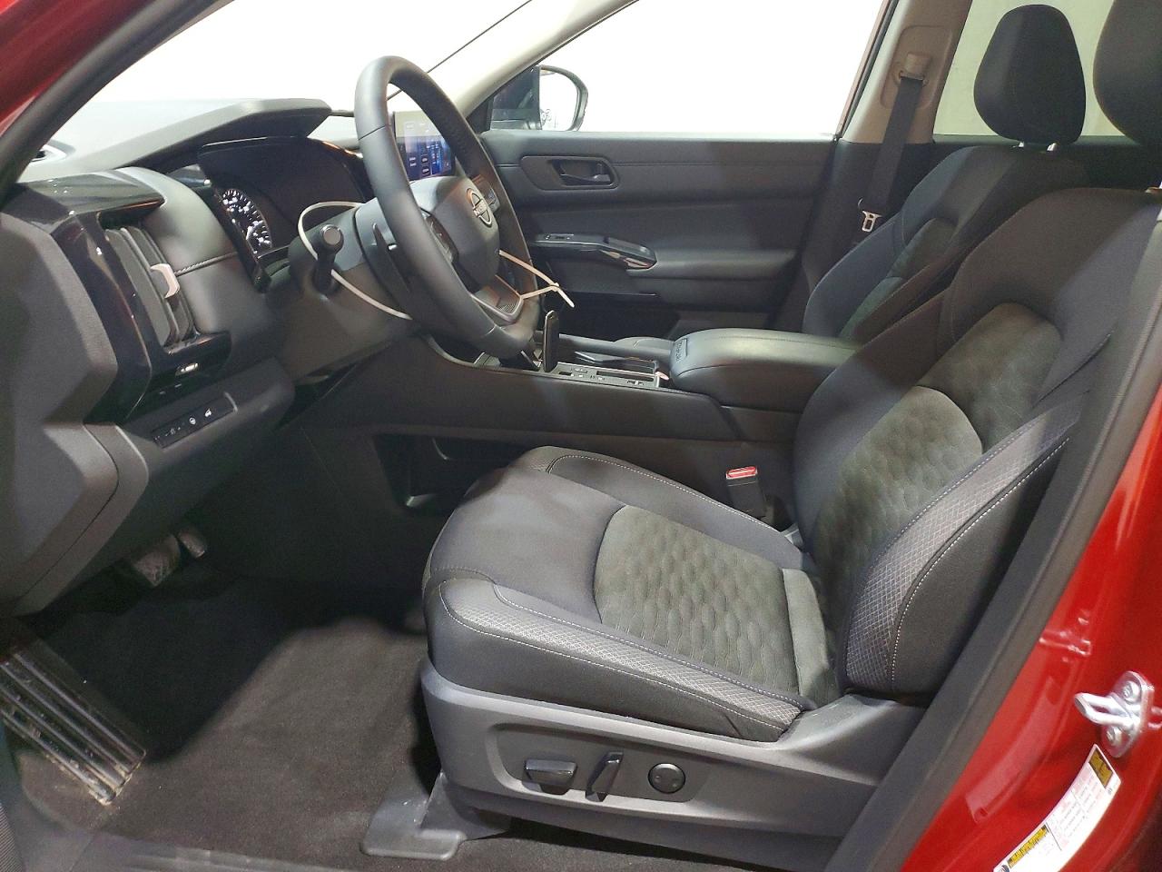 Nissan Pathfinder Sv
