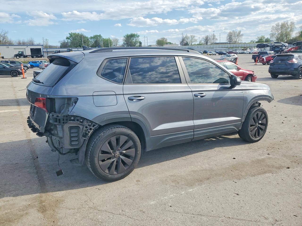 Volkswagen Taos S