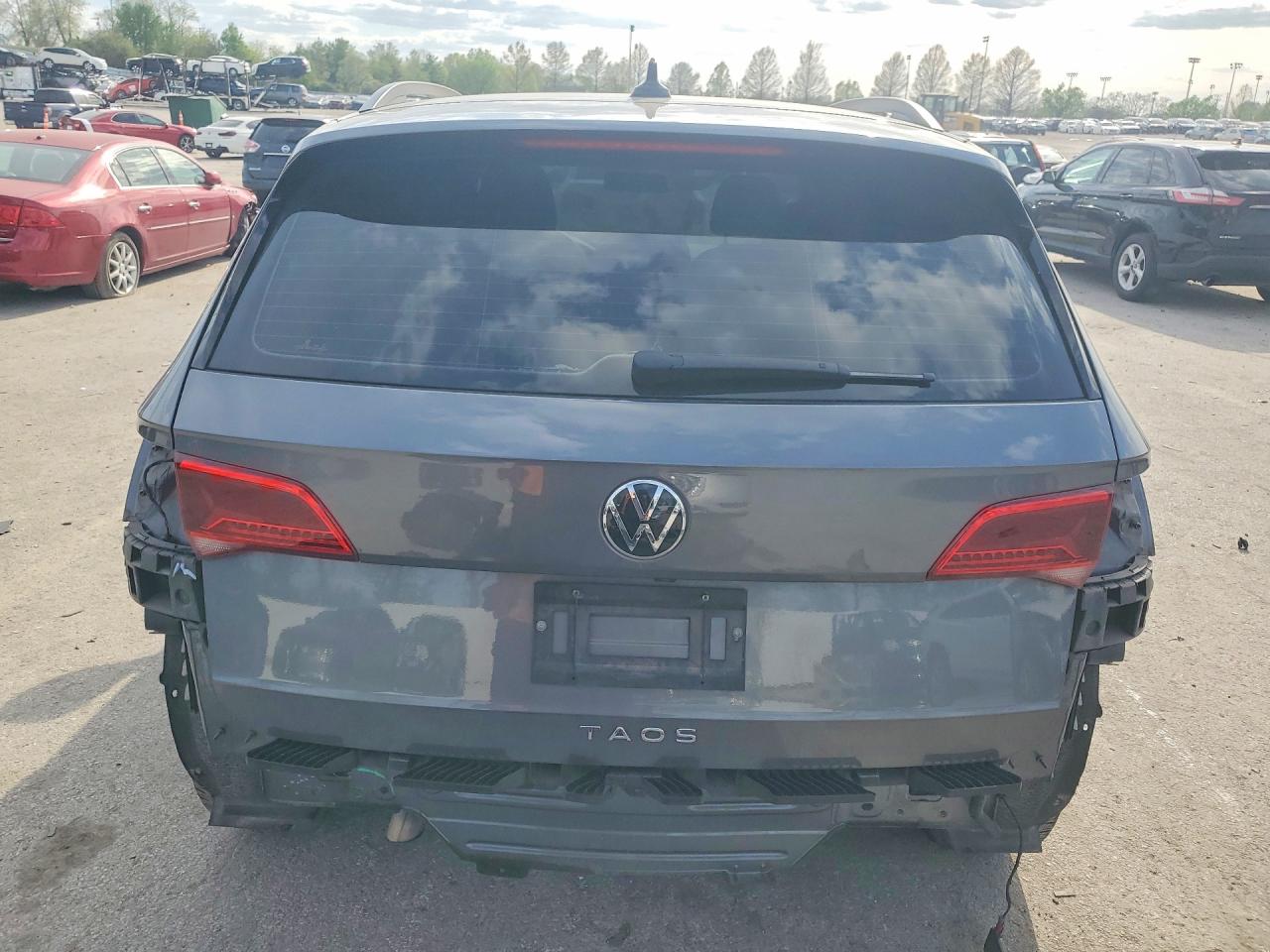 Volkswagen Taos S
