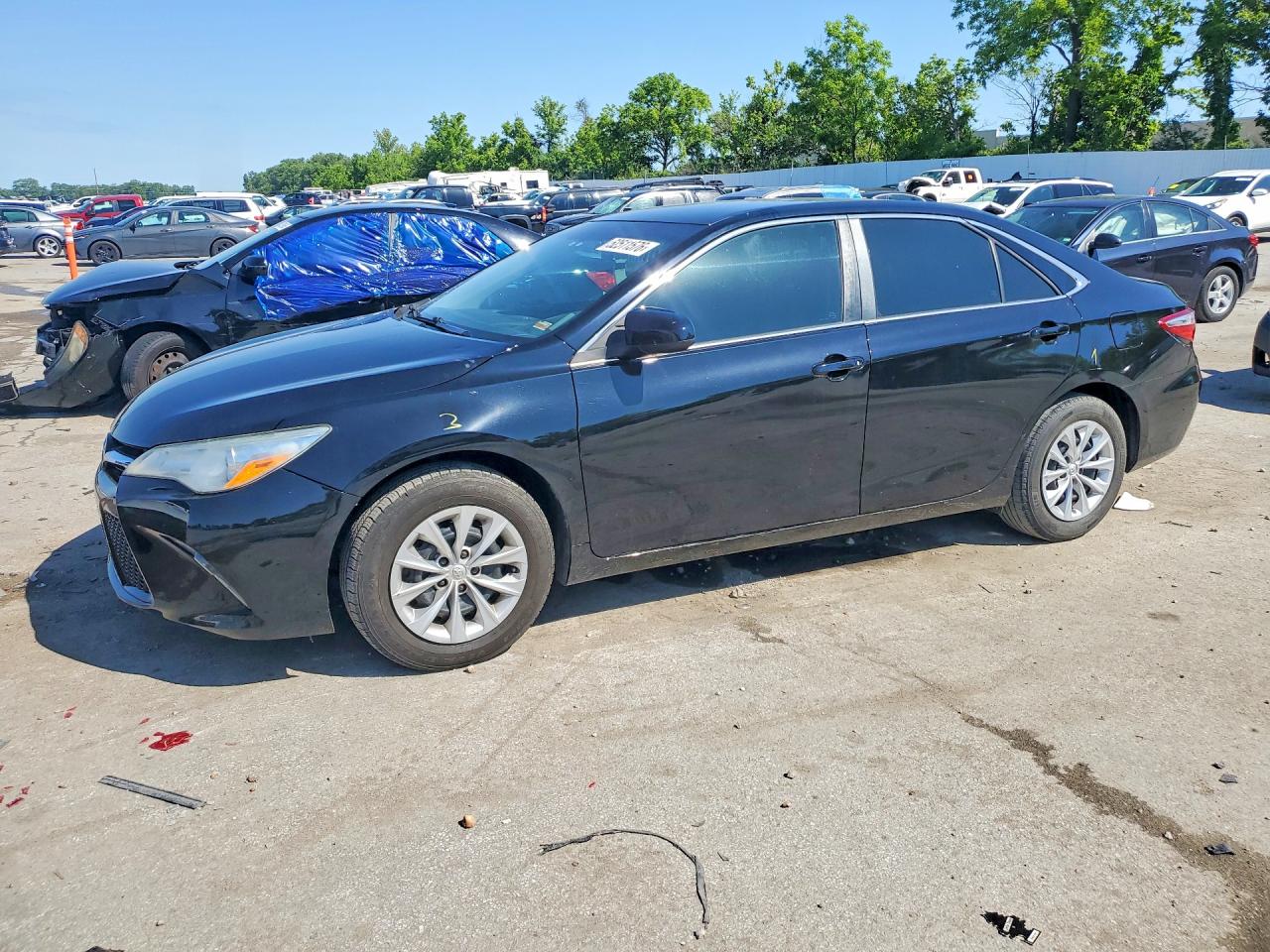 Salvage Toyota Camry Image