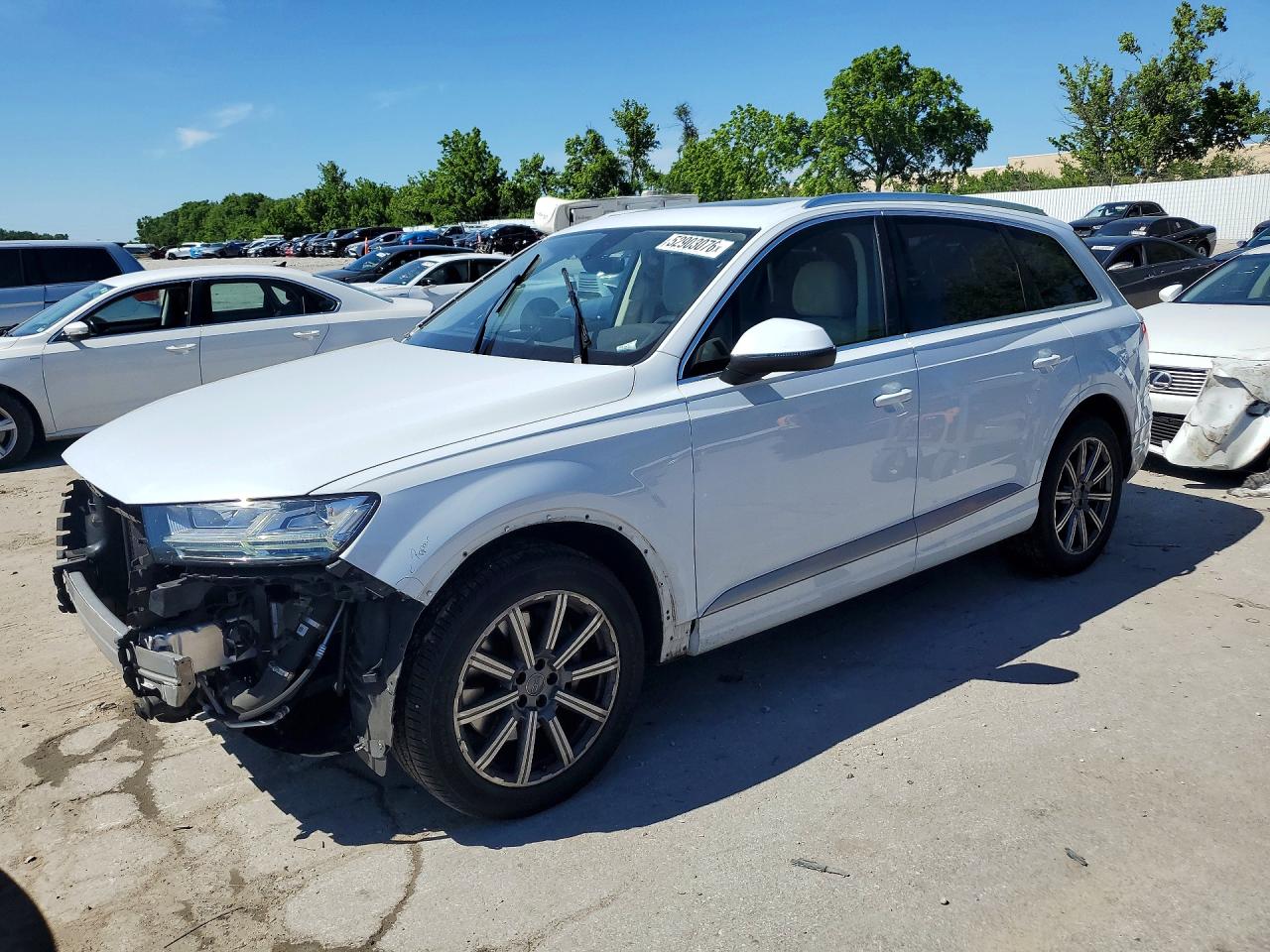 Salvage Audi Q7 Image