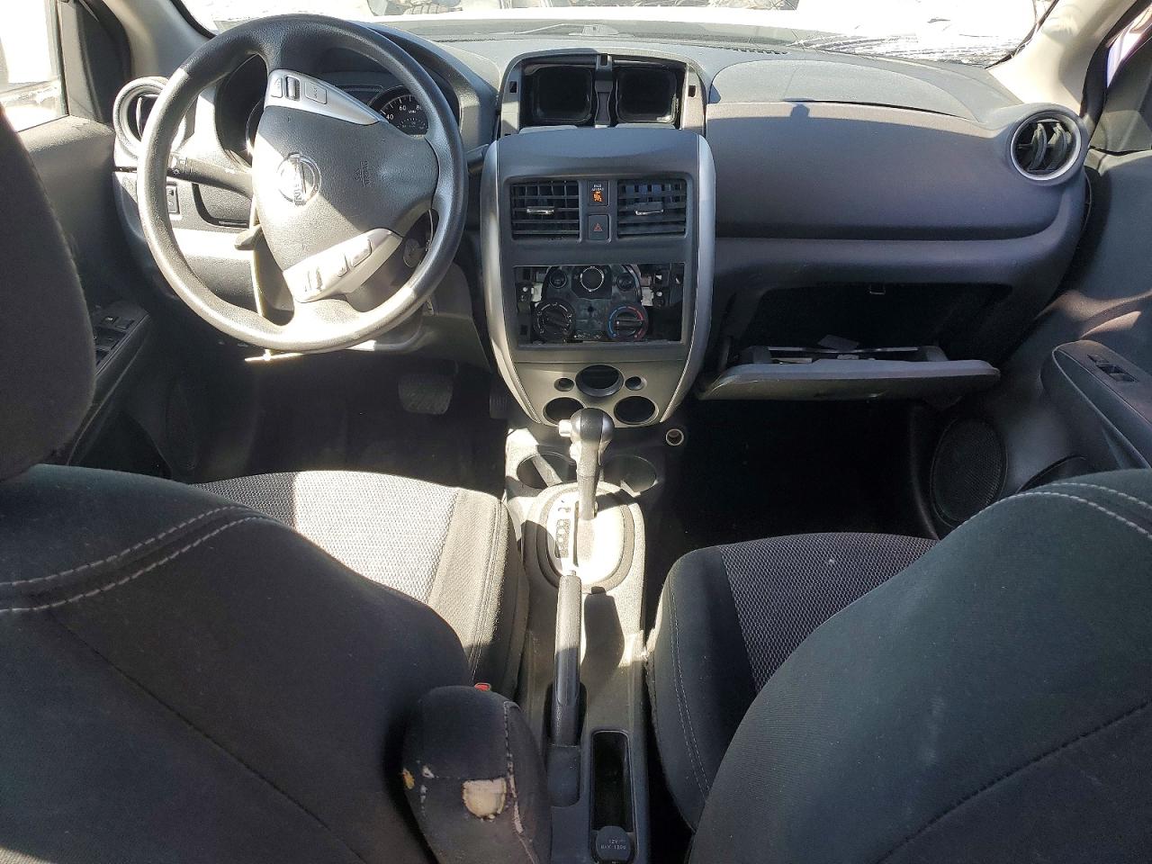 Nissan Versa S