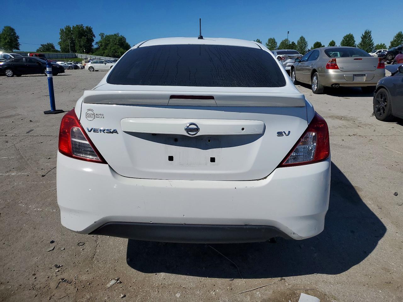 Nissan Versa S