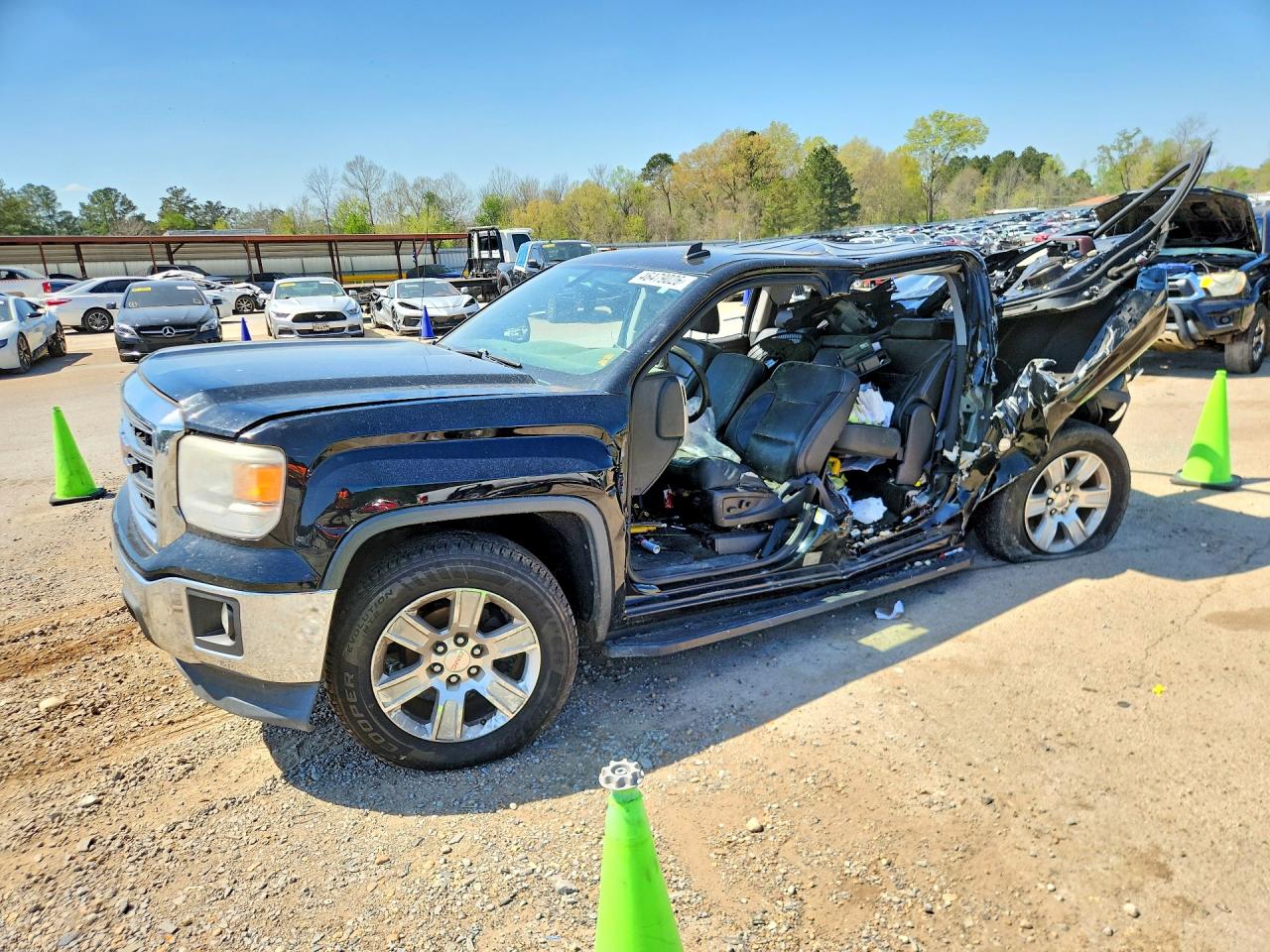 Salvage GMC Sierra Image