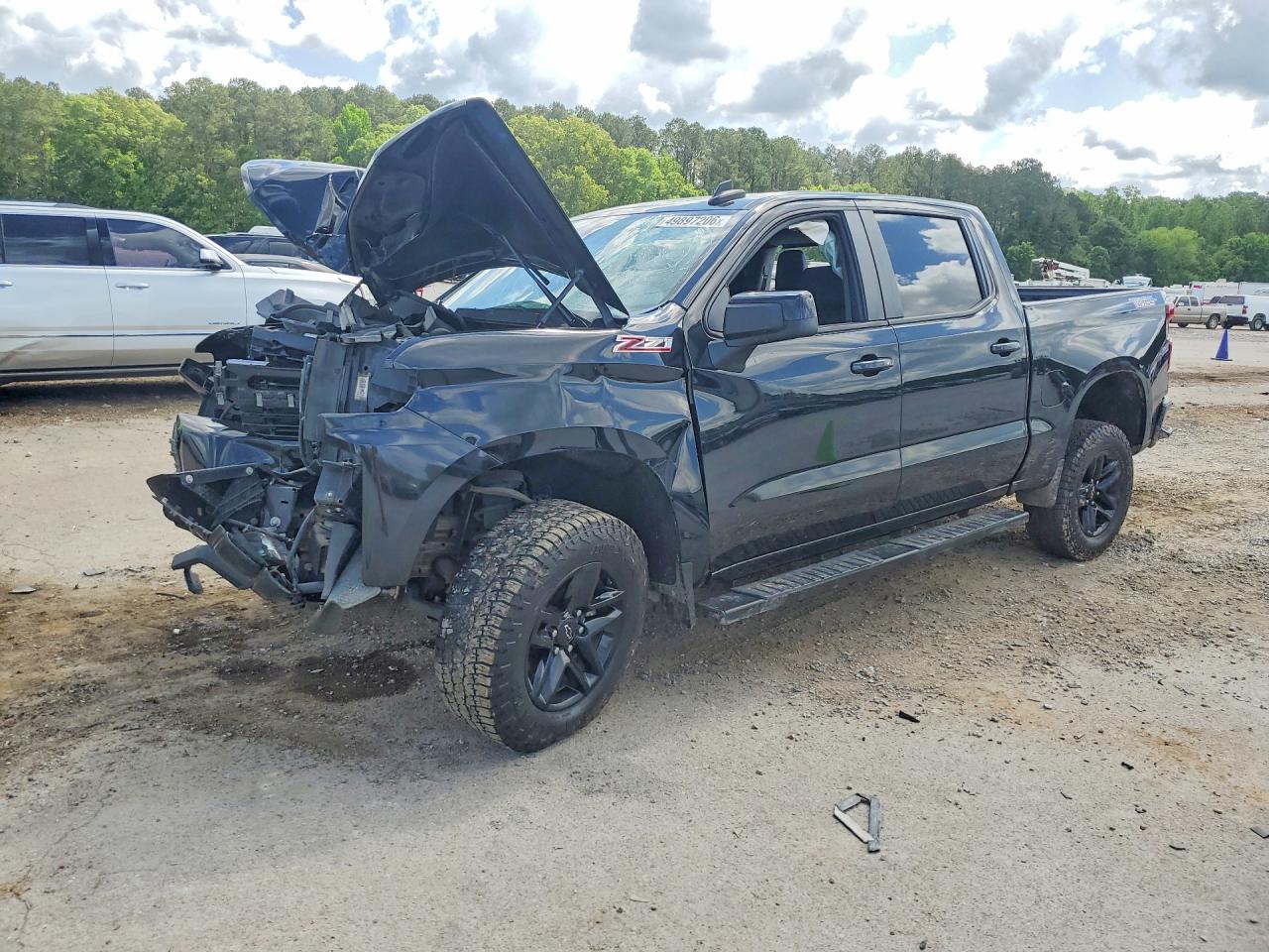 Salvage Chevrolet Silverado Image