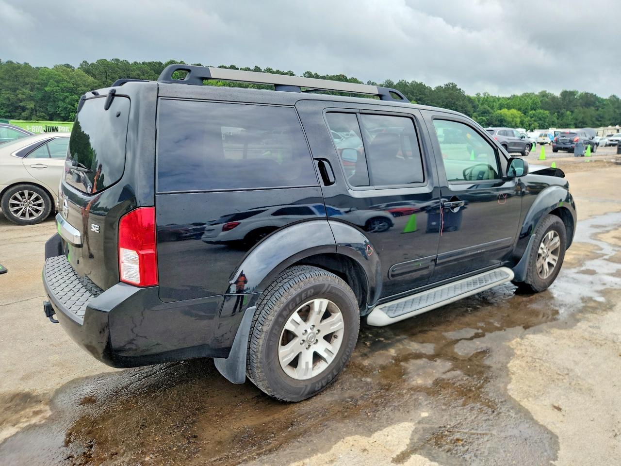 Nissan Pathfinder S Fe+