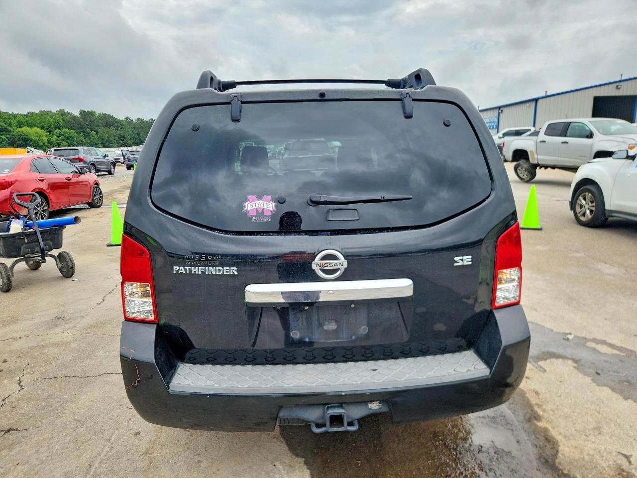Nissan Pathfinder S Fe+