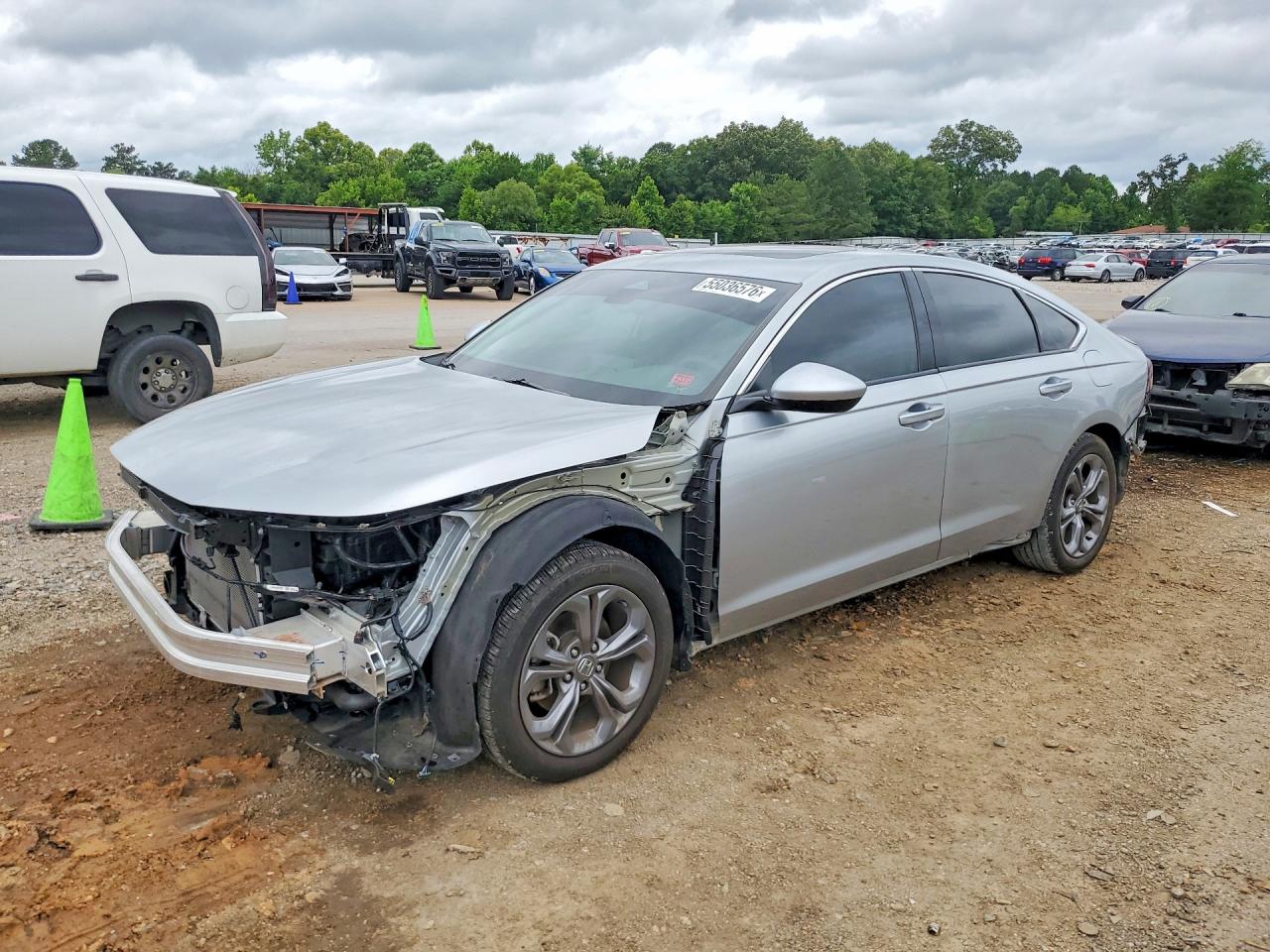 Salvage Honda Accord Image