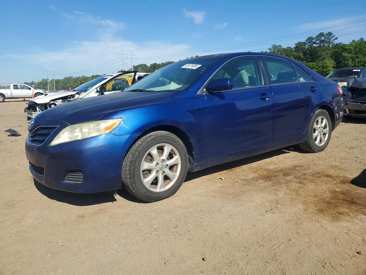 Salvage Toyota Camry Image